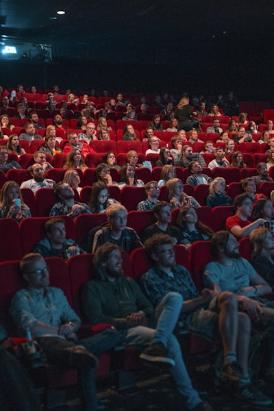 科幻悬疑剧《时空线索》实验室神秘光效